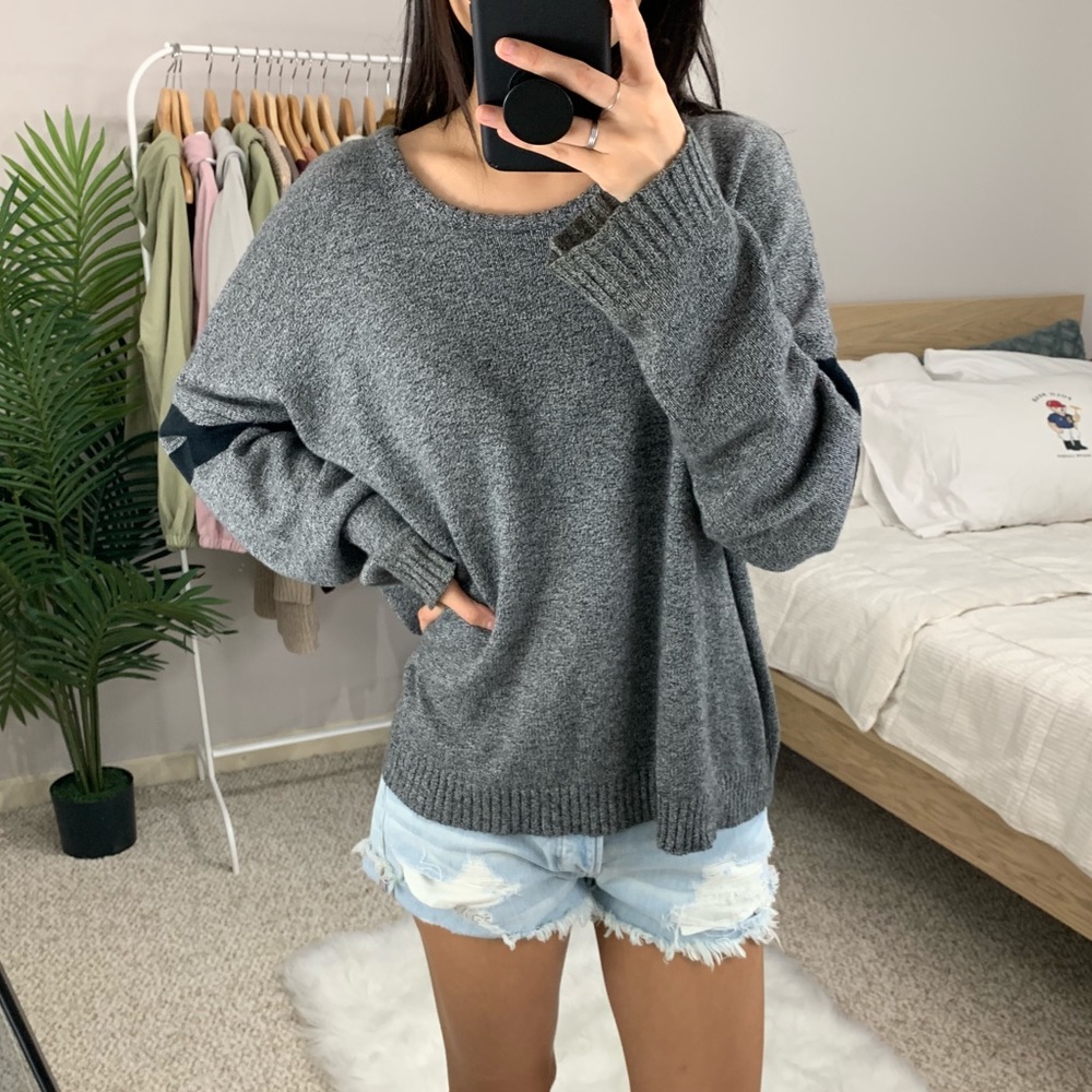 Brandy Melville - Oversized Gray Sweater - Picture 5 of 7